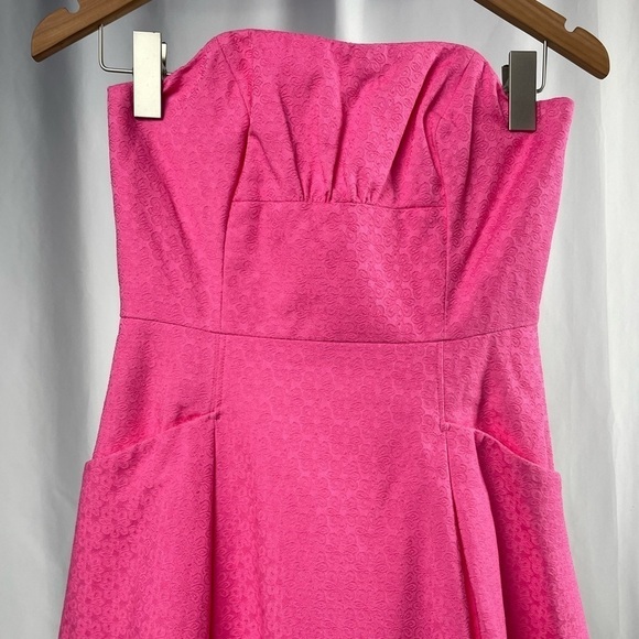 Lilly Pulitzer Blossom Jacquard Strapless Mini Dress in Hotty Pink Size 2 - Picture 4 of 9